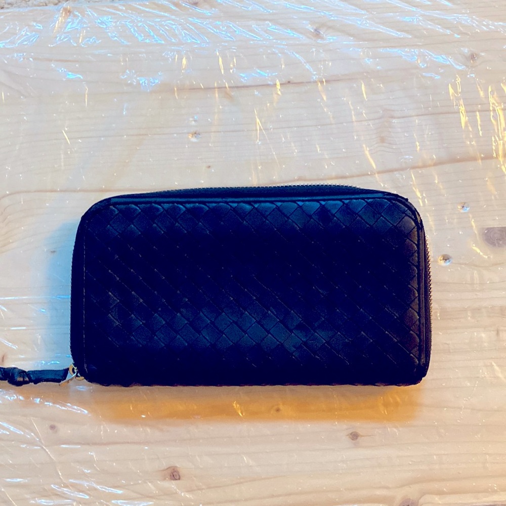 Beautiful Black Bottega Veneta Wallet